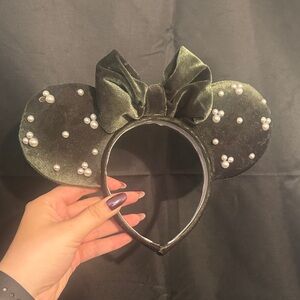 Dark green Velvet Headband with Pearls